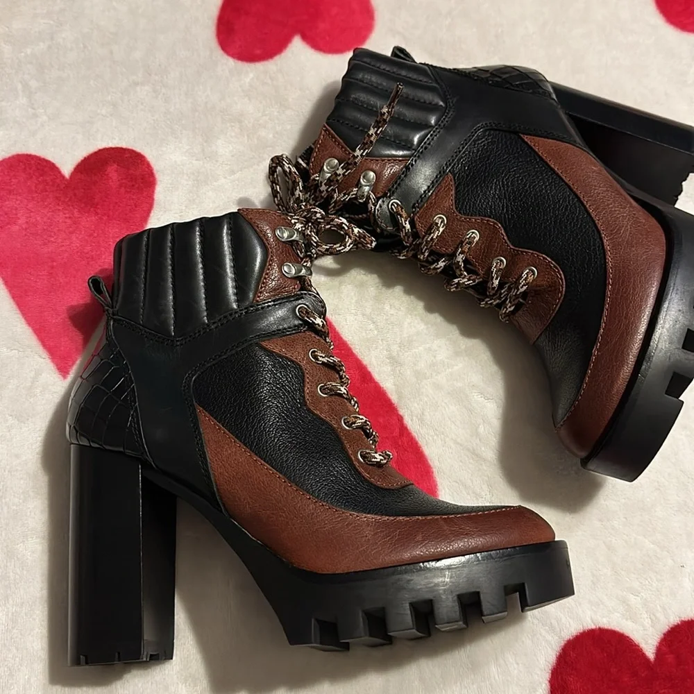 NEW Antonio Melani Penn Leather And Fabric Lug Sole Booties